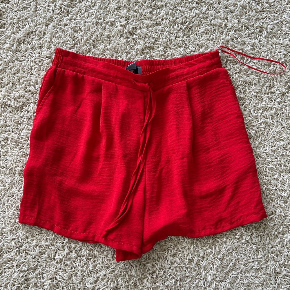 NWOT CeCe Women’s Small Red Shorts